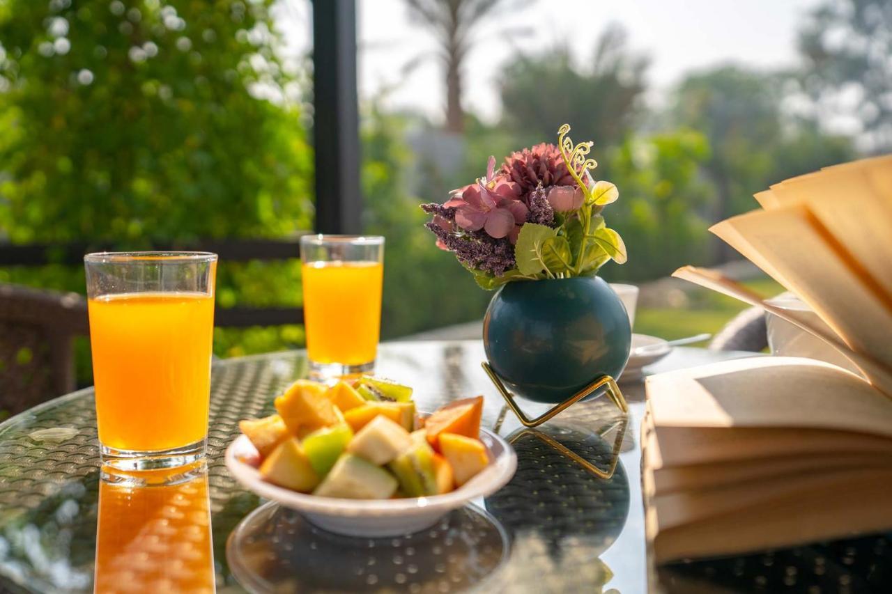 Stayvista At Le Blanc Escape W Outdoor Pool Sohna Bagian luar foto
